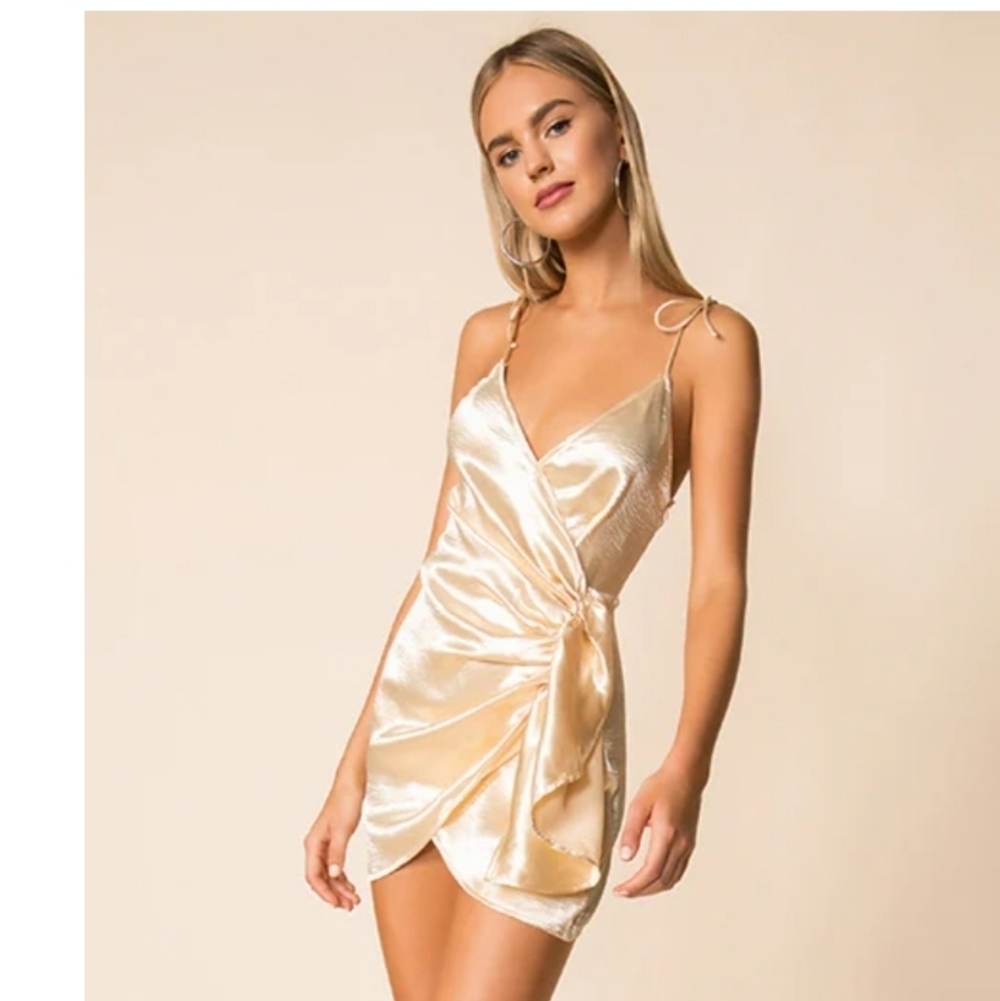 SUPERDOWN Lennie Wrap Dress in Champagne. Size small NWT